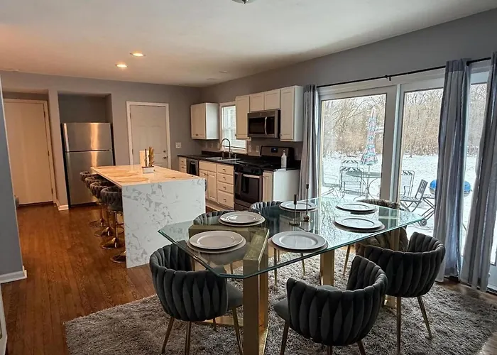 Holiday home Thecreekhouse 5br Sanctuary W Sunroom And Games