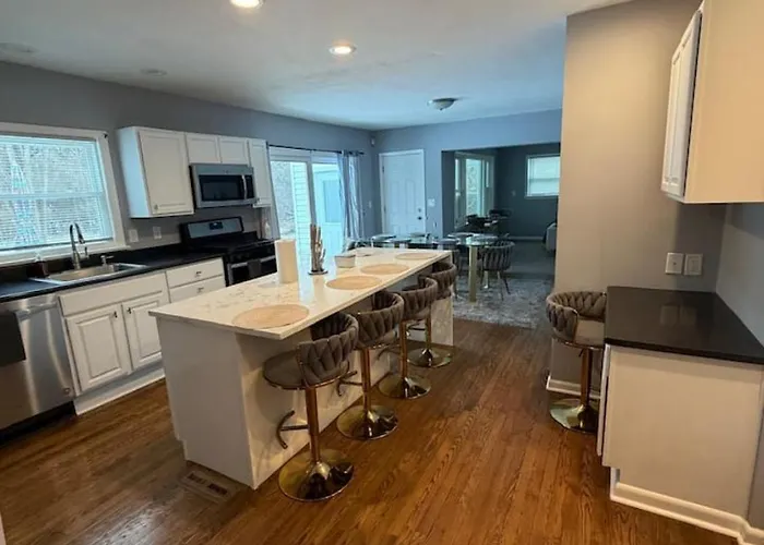 Thecreekhouse 5br Sanctuary W Sunroom And Games * Rockford