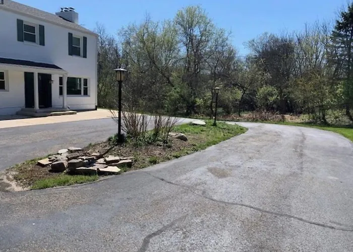 Thecreekhouse 5br Sanctuary W Sunroom And Games Holiday home