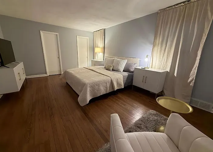 Thecreekhouse 5br Sanctuary W Sunroom And Games * Rockford